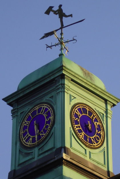 WH Smith culpola and clock