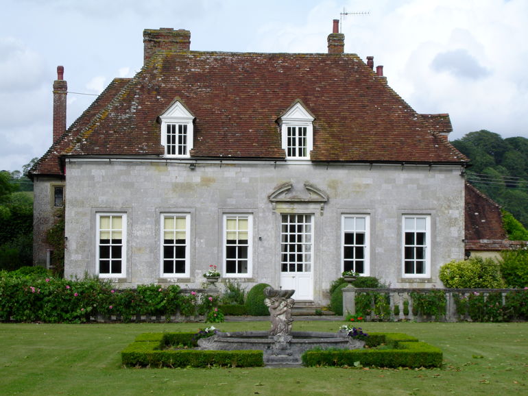 Marwarden house from river
